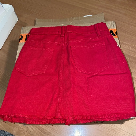 Red denim mini skirt - Picture 2 of 2
